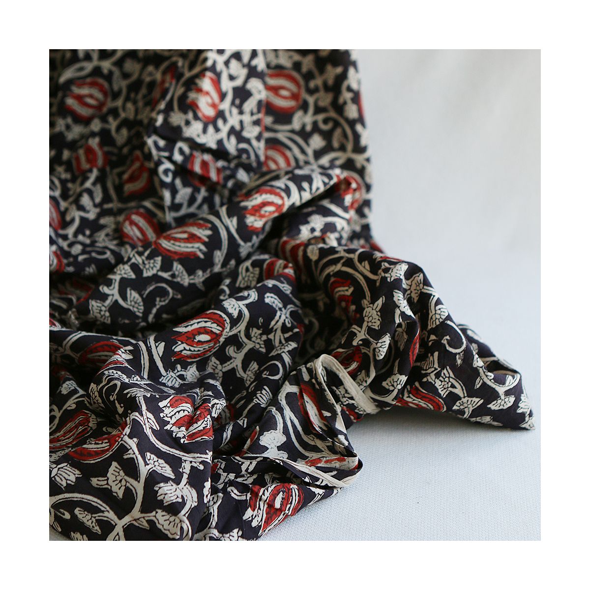 Saira - Tissu indien en coton imprimé main Hand Block Artisanal Saira - Tissu indien en coton imprimé main Hand Block Artisanal