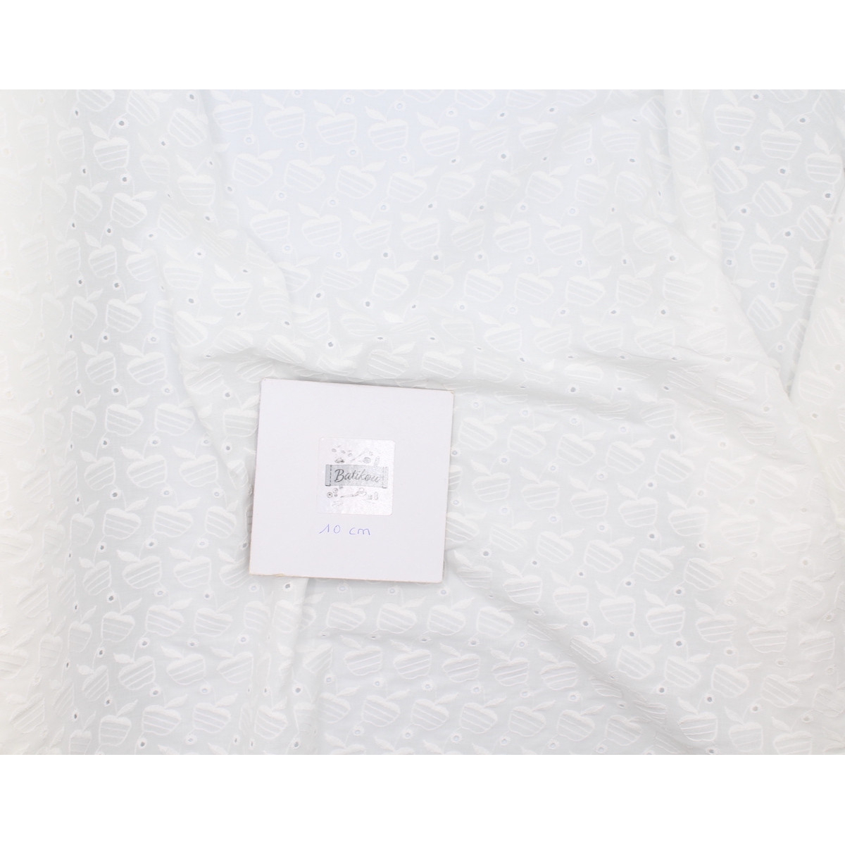 Broderie anglaise coton coloris ivoire Broderie anglaise coton coloris ivoire