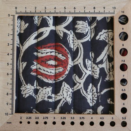 Saira - Tissu indien matelassé double face coton hand block largeur 100cm Saira - Tissu indien matelassé double face coton hand block largeur 100cm