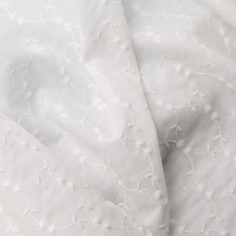 Broderie anglaise coton coloris ivoire