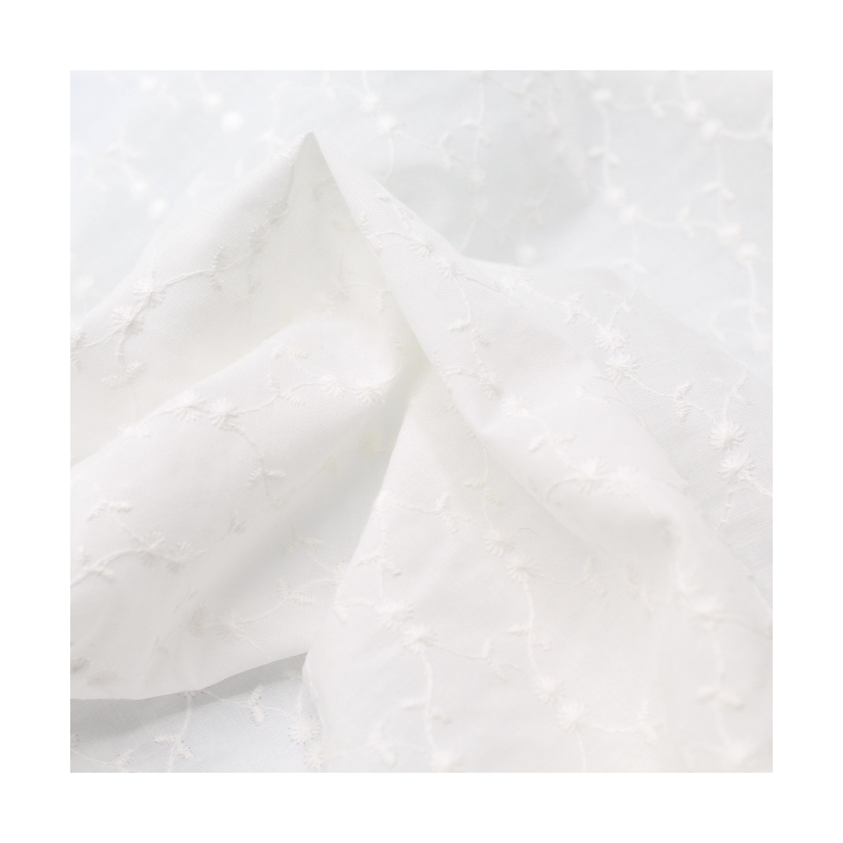 Broderie anglaise coton coloris ivoire Broderie anglaise coton coloris ivoire