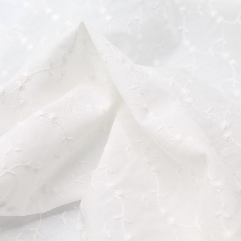 Broderie anglaise coton coloris ivoire