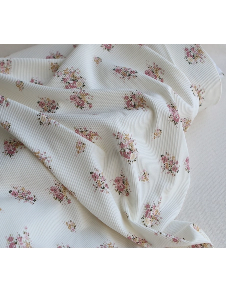 Jersey coton côtes fines à motif fleuri rose