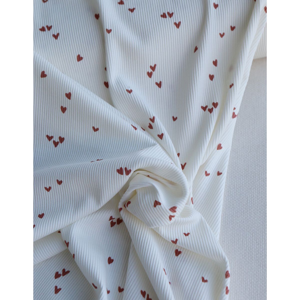 Jersey coton côtes fines à motifs mini coeurs lie de vin Jersey coton côtes fines à motifs mini coeurs lie de vin