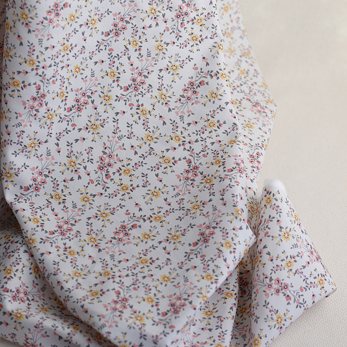 Zelie - Popeline de coton douce qualité SWEET fleuri fond parme