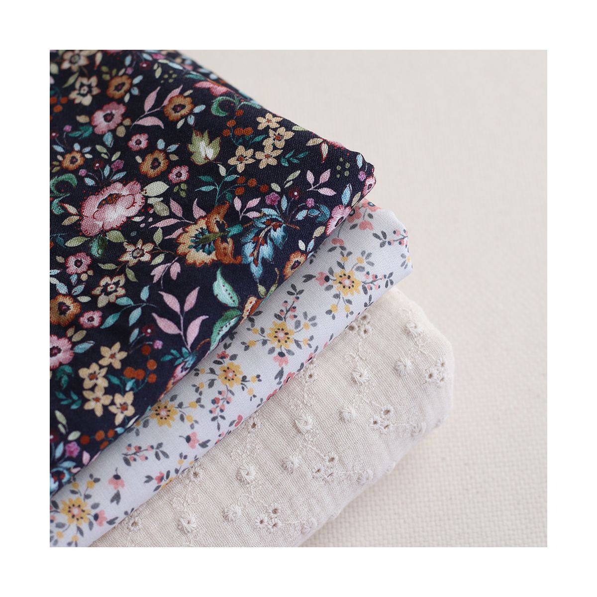 Adèle - Double gaze de coton brodée coloris écru Adèle - Double gaze de coton brodée coloris écru