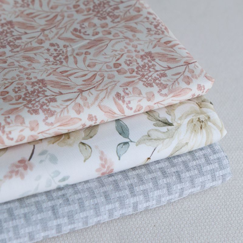 Lyana - Tissu sergé / twill de coton organique imprimé fleuri