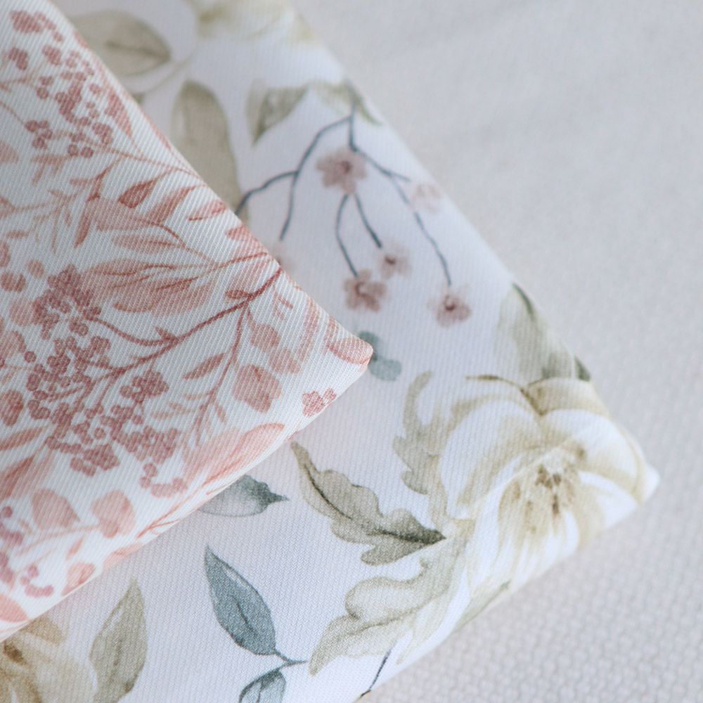 Lyana - Tissu sergé / twill de coton organique imprimé fleuri