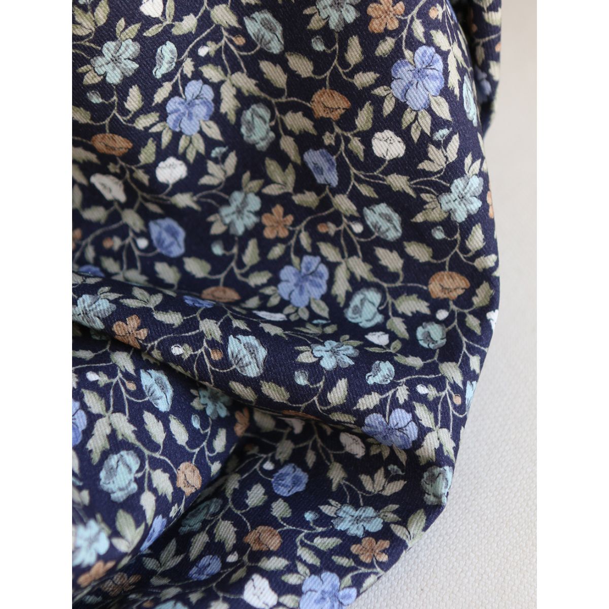 Amelia - Velours milleraies coton organique imprimé fleuri midnight Amelia - Velours milleraies coton organique imprimé fleuri midnight