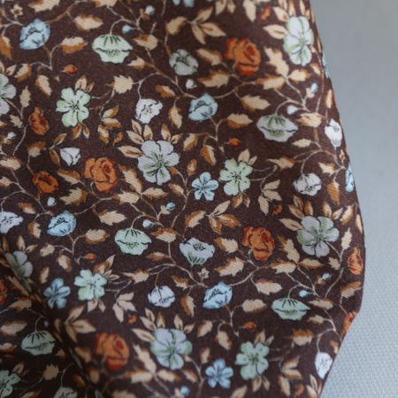 Amelia - Velours milleraies coton organique imprimé fleuri chocolat Amelia - Velours milleraies coton organique imprimé fleuri chocolat