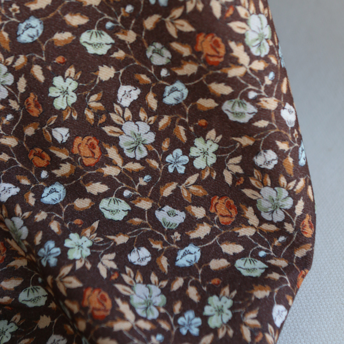 Amelia - Velours milleraies coton organique imprimé fleuri chocolat