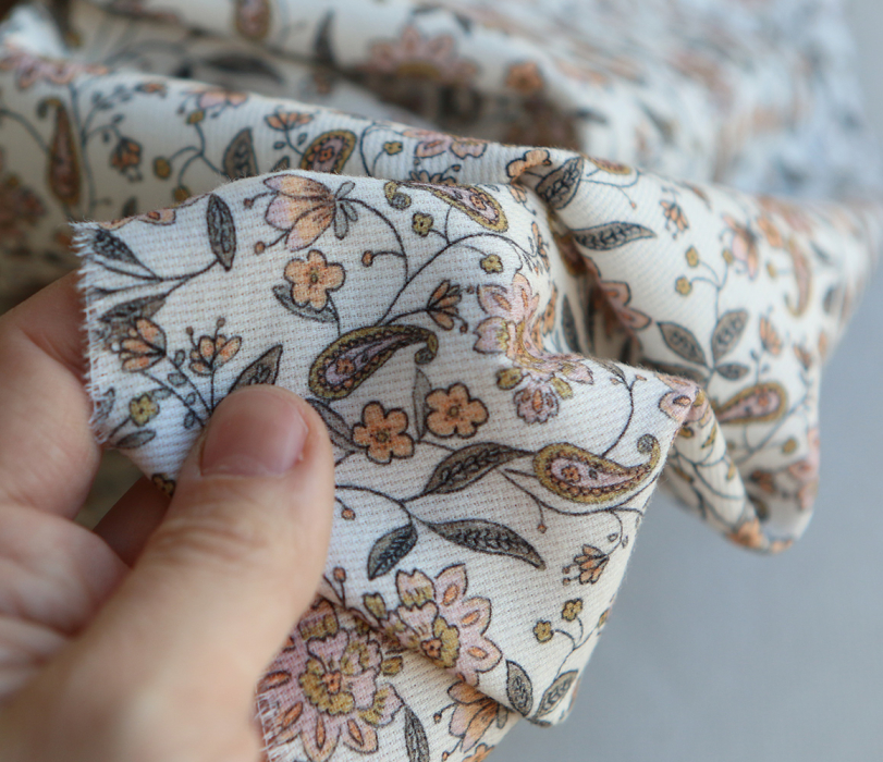 Théa - Velours milleraies coton organique imprimé fleuri écru