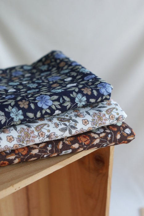 Théa - Velours milleraies coton organique imprimé fleuri écru