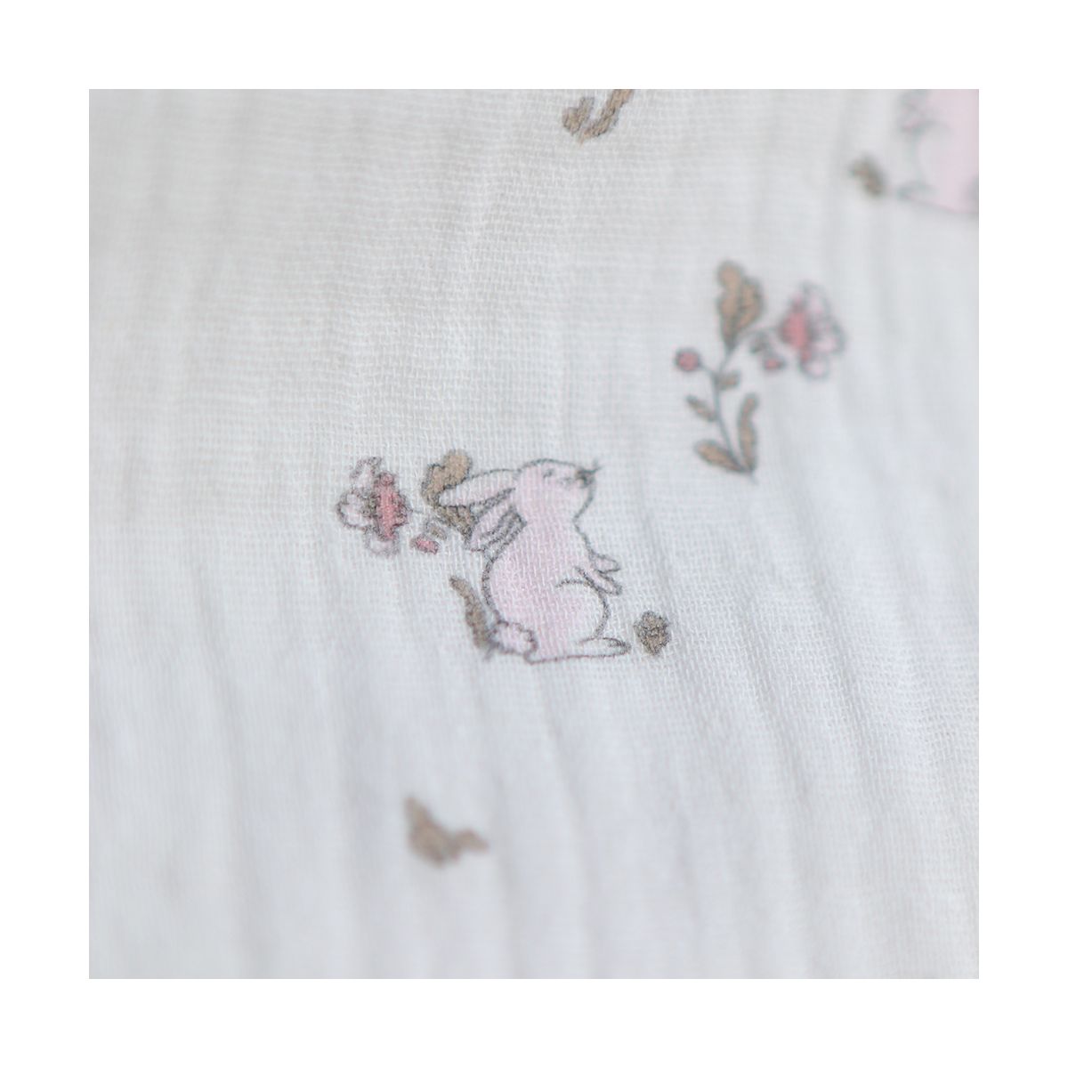 Yuki - Double gaze de coton fond blanc motif petits lapins roses Yuki - Double gaze de coton fond blanc motif petits lapins roses