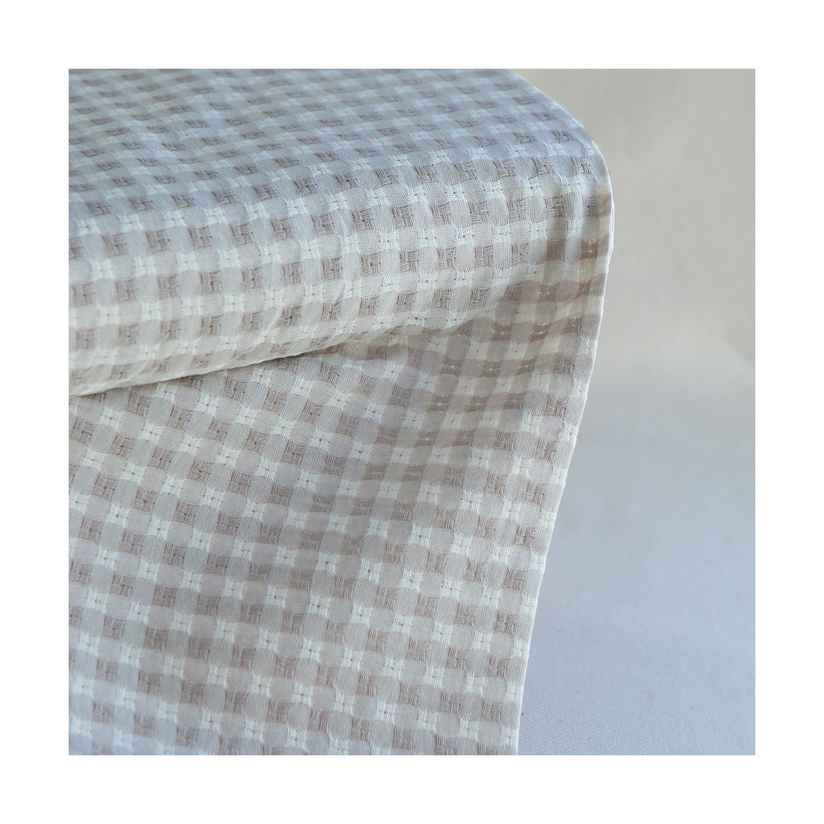 Dick - Seersucker / Coton gaufré texturé vichy 7mm écru et crème Dick - Seersucker / Coton gaufré texturé vichy 7mm écru et crème