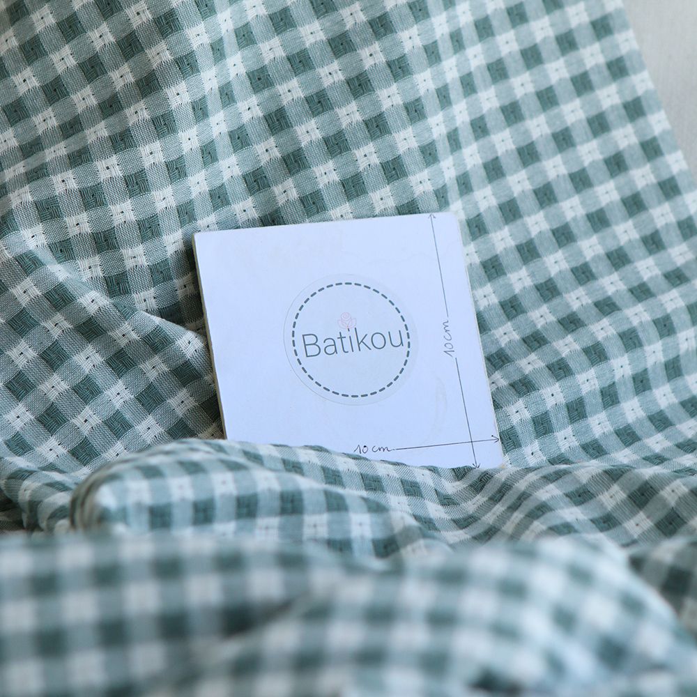 Dick - Seersucker / Coton gaufré texturé vichy 7mm écru et vert sauge