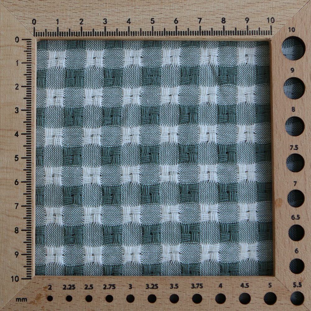 Dick - Seersucker / Coton gaufré texturé vichy 7mm écru et vert sauge