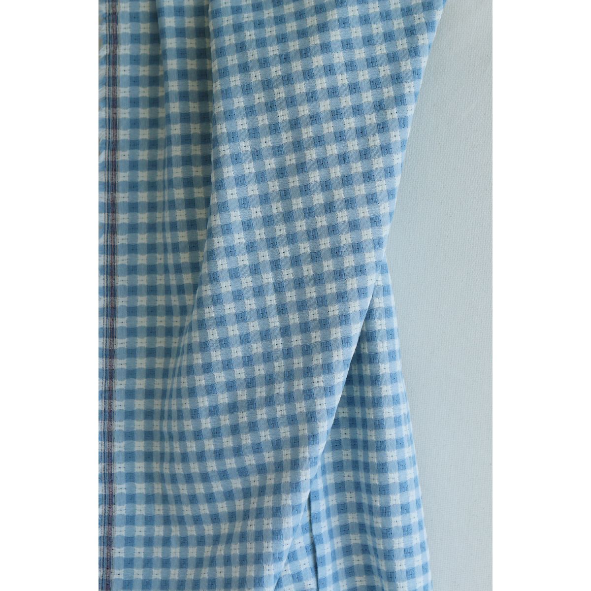 Dick - Seersucker / Coton gaufré texturé vichy 7mm écru et bleu jean tendre Dick - Seersucker / Coton gaufré texturé vichy 7mm écru et bleu jean tendre