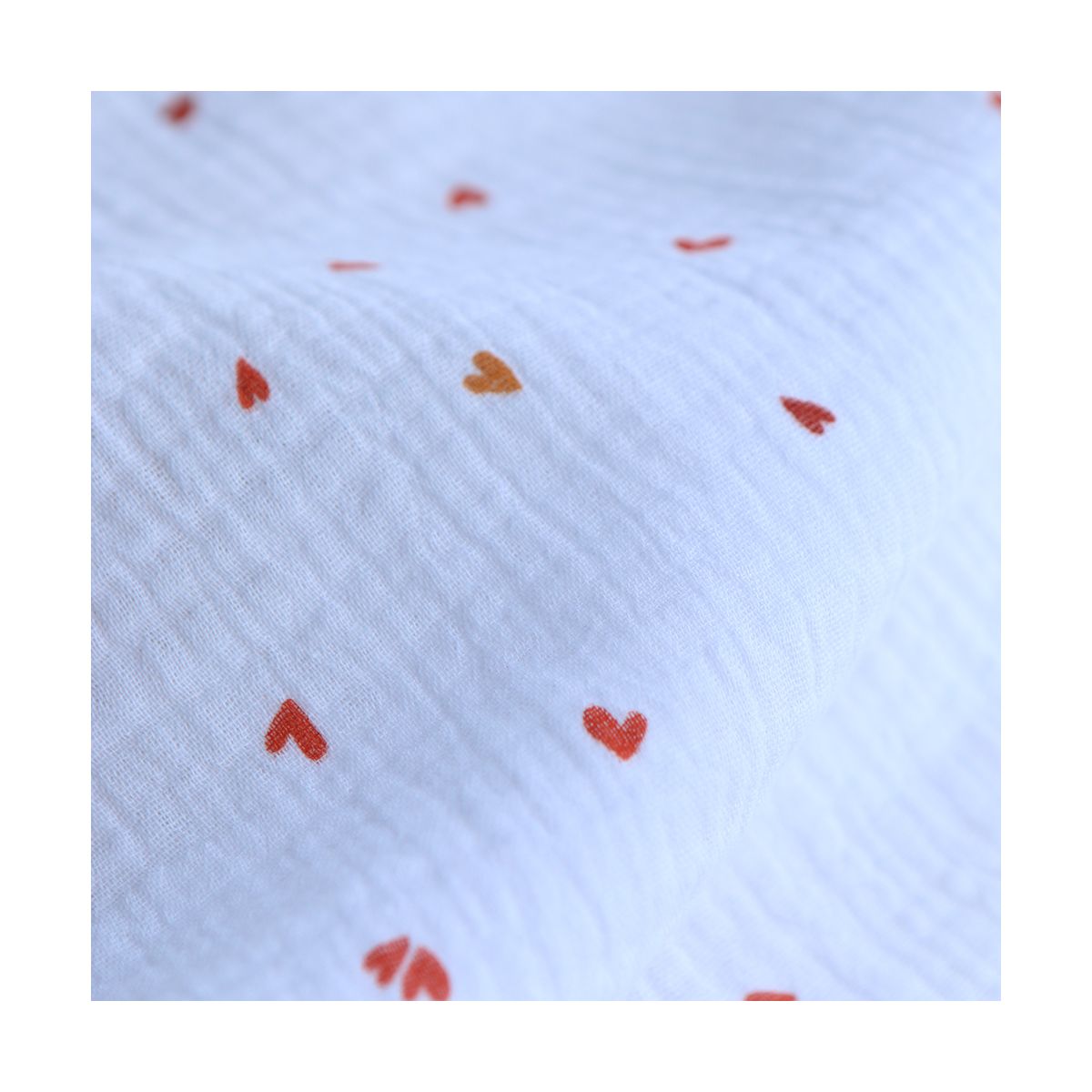 Coreo - Double gaze de coton motif minis coeurs rouges Coreo - Double gaze de coton motif minis coeurs rouges