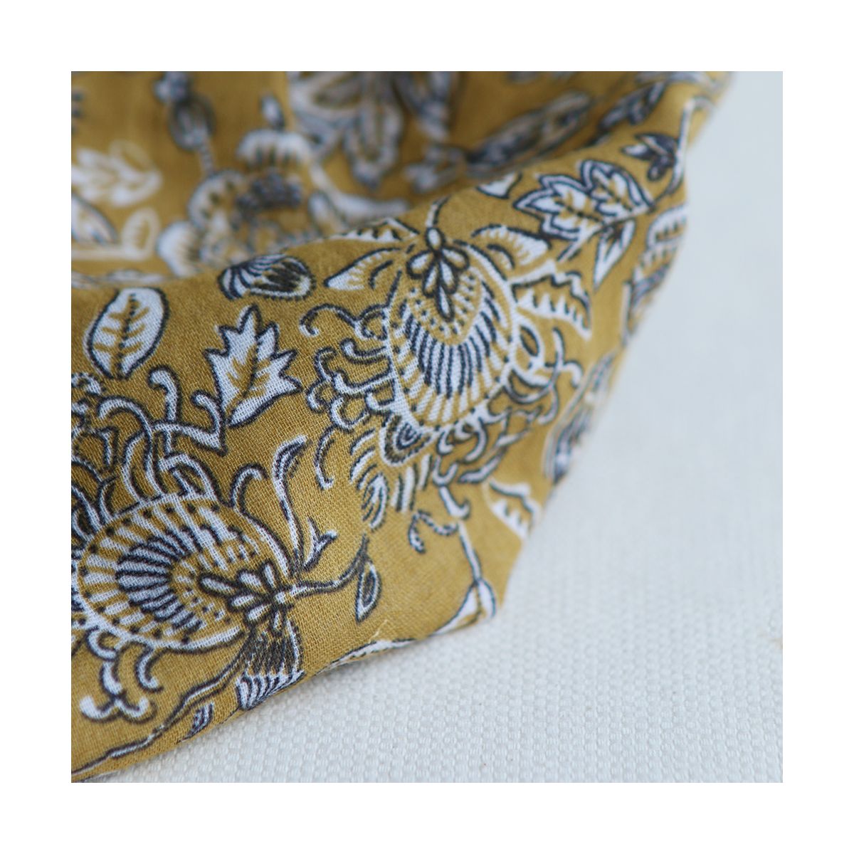 Mehar - Double gaze de coton motif façon indien curry Mehar - Double gaze de coton motif façon indien curry