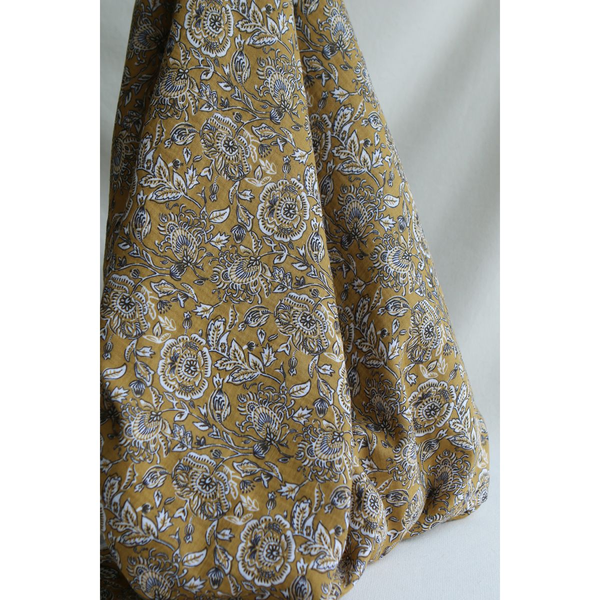 Mehar - Double gaze de coton motif façon indien curry Mehar - Double gaze de coton motif façon indien curry