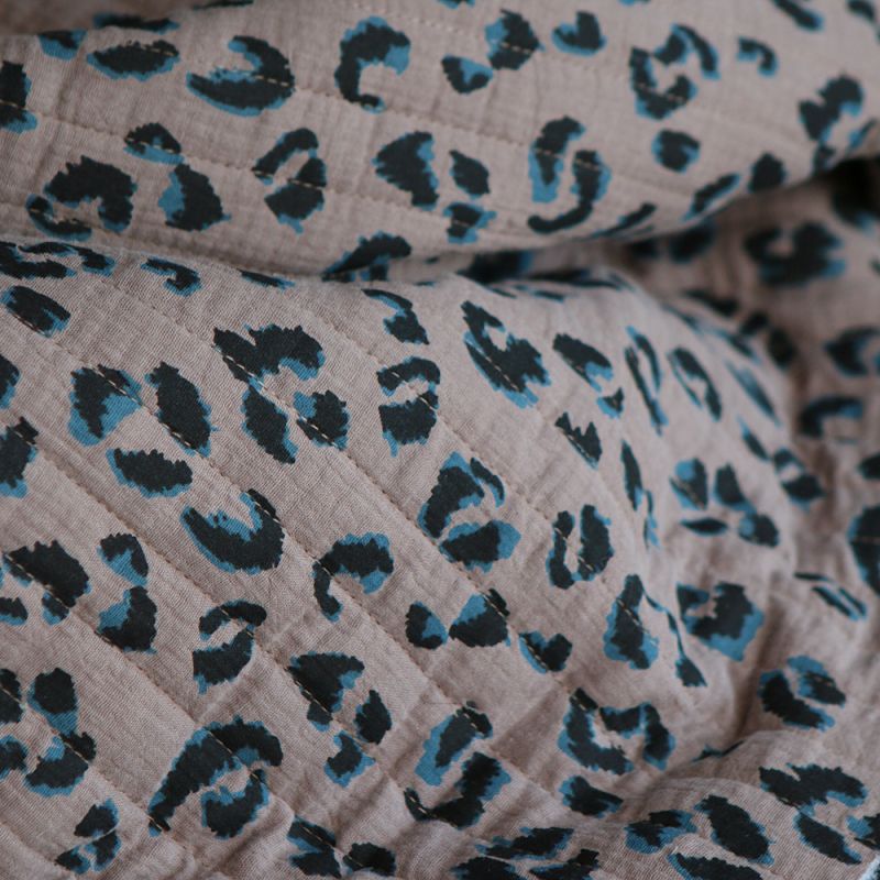 Fauve - Matelassé double gaze de coton motif Graou taupe Fauve - Matelassé double gaze de coton motif Graou taupe