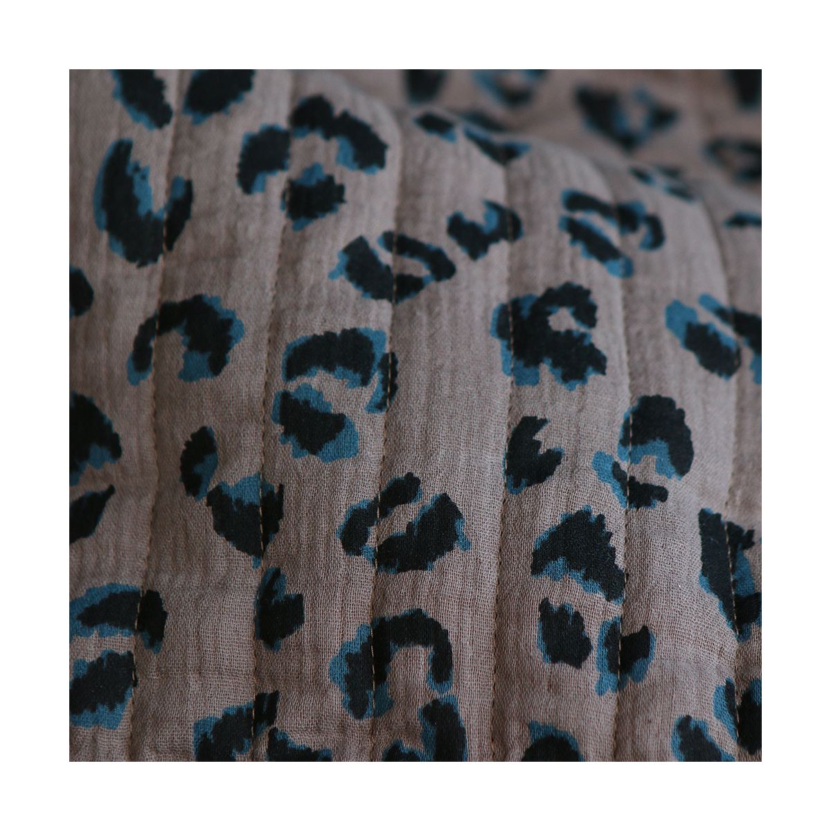 Fauve - Matelassé double gaze de coton motif Graou taupe Fauve - Matelassé double gaze de coton motif Graou taupe