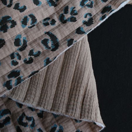 Fauve - Matelassé double gaze de coton motif Graou taupe