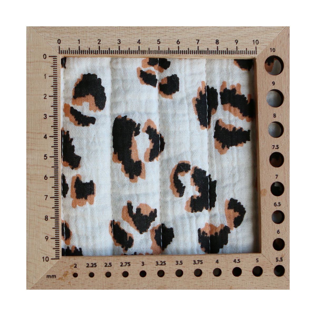 Fauve - Matelassé double gaze de coton motif Graou écru Fauve - Matelassé double gaze de coton motif Graou écru