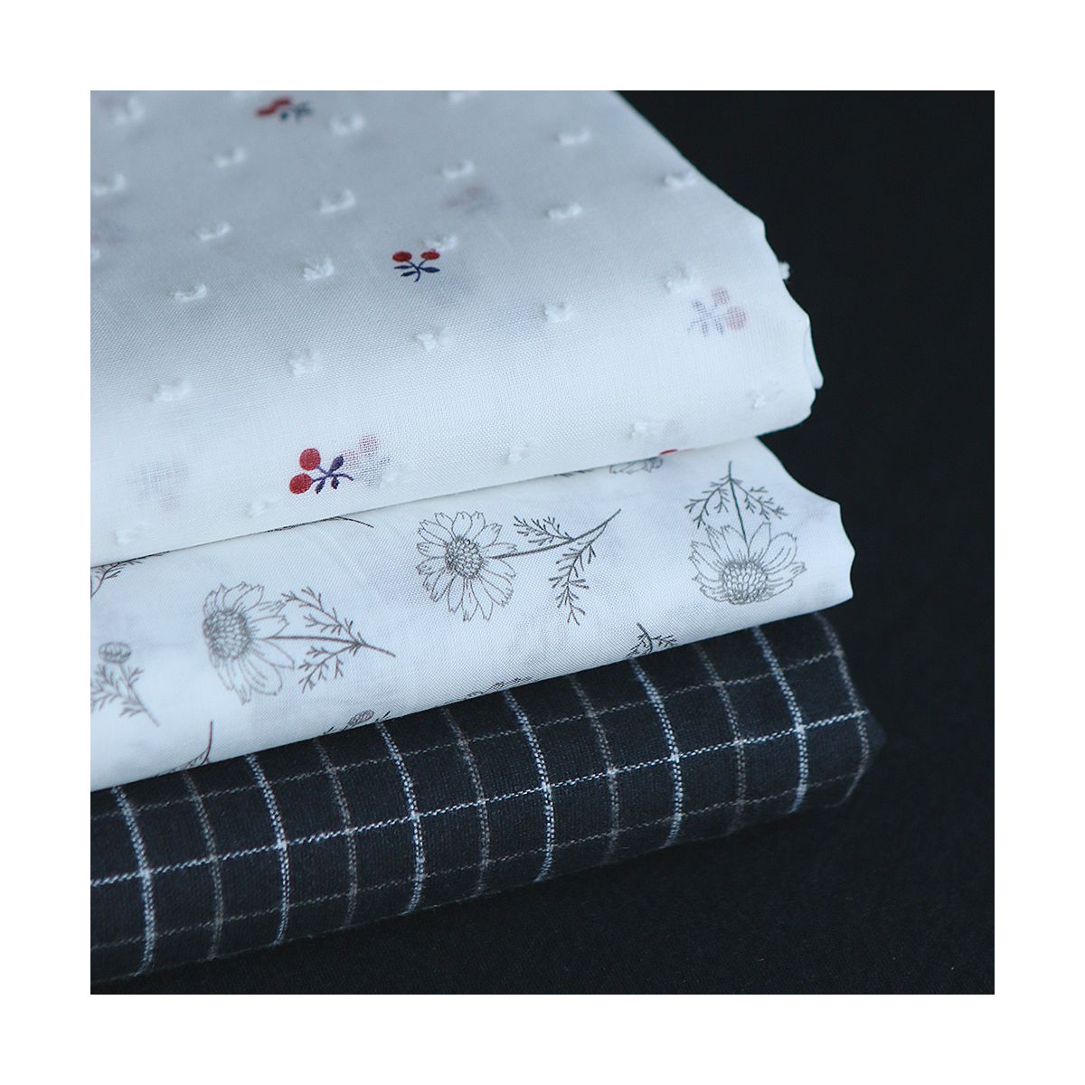 Cereza - Plumetis de coton BIO motifs imprimés cerises noir et rouge Cereza - Plumetis de coton BIO motifs imprimés cerises noir et rouge