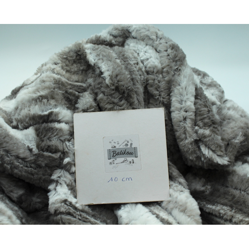 Fausse fourrure coloris gris clair