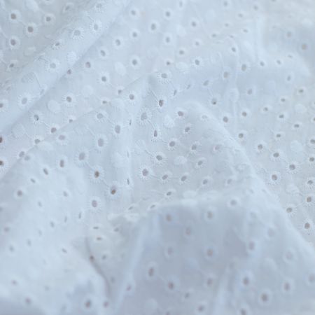 copy of Broderie anglaise coton coloris BLANC copy of Broderie anglaise coton coloris BLANC
