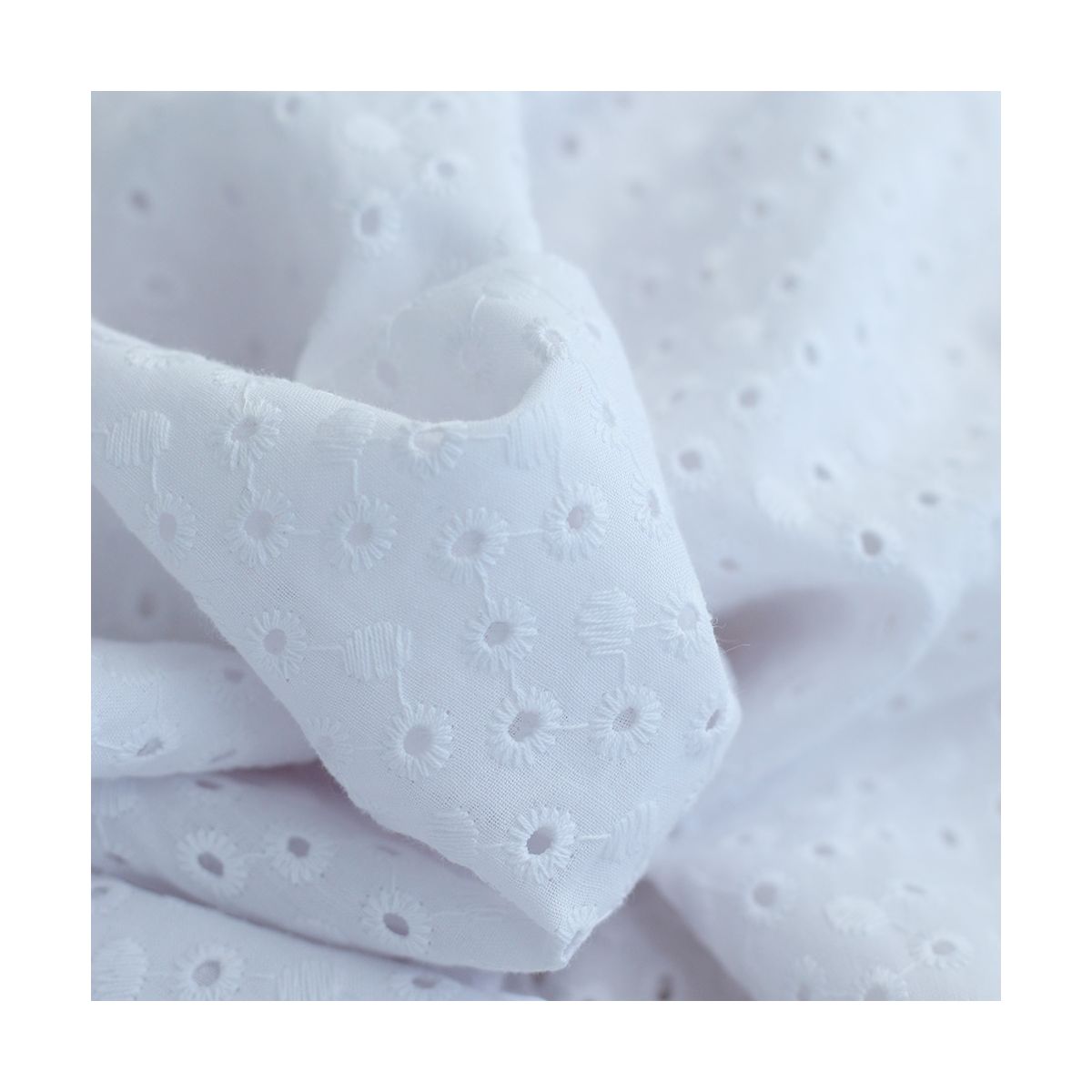 copy of Broderie anglaise coton coloris BLANC copy of Broderie anglaise coton coloris BLANC