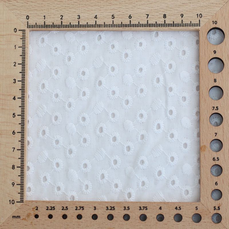 copy of Broderie anglaise coton coloris BLANC