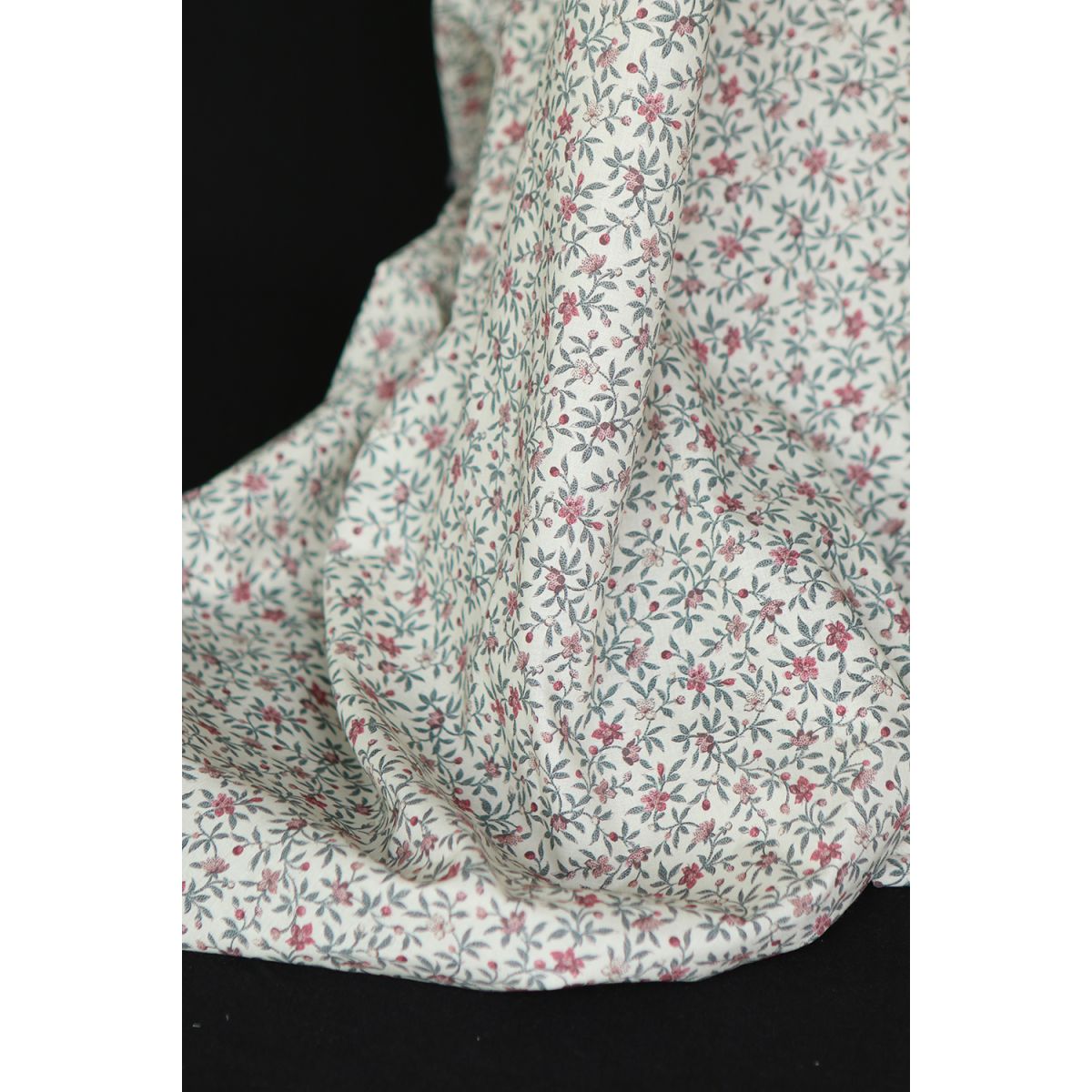 Lexie - Batiste de coton SILKYNE à imprimé fleuri Lexie - Batiste de coton SILKYNE à imprimé fleuri