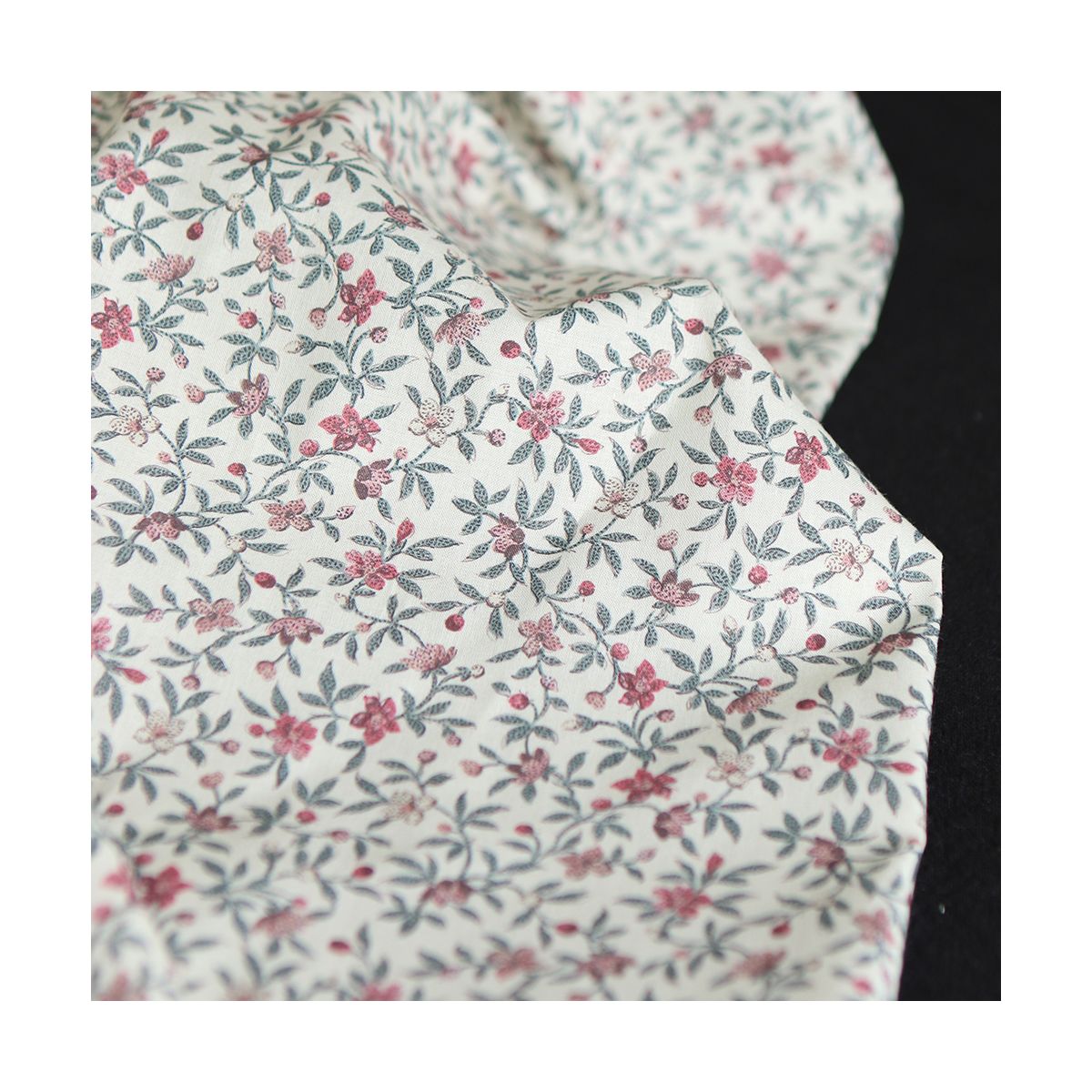 Lexie - Batiste de coton SILKYNE à imprimé fleuri Lexie - Batiste de coton SILKYNE à imprimé fleuri