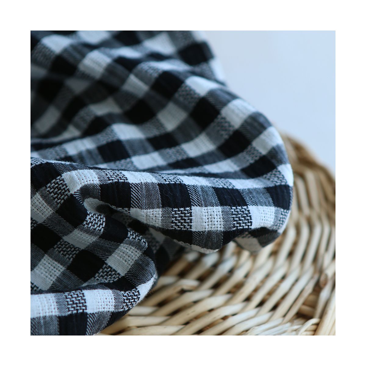 Richard - Seersucker / Coton gaufré texturé vichy noir Richard - Seersucker / Coton gaufré texturé vichy noir