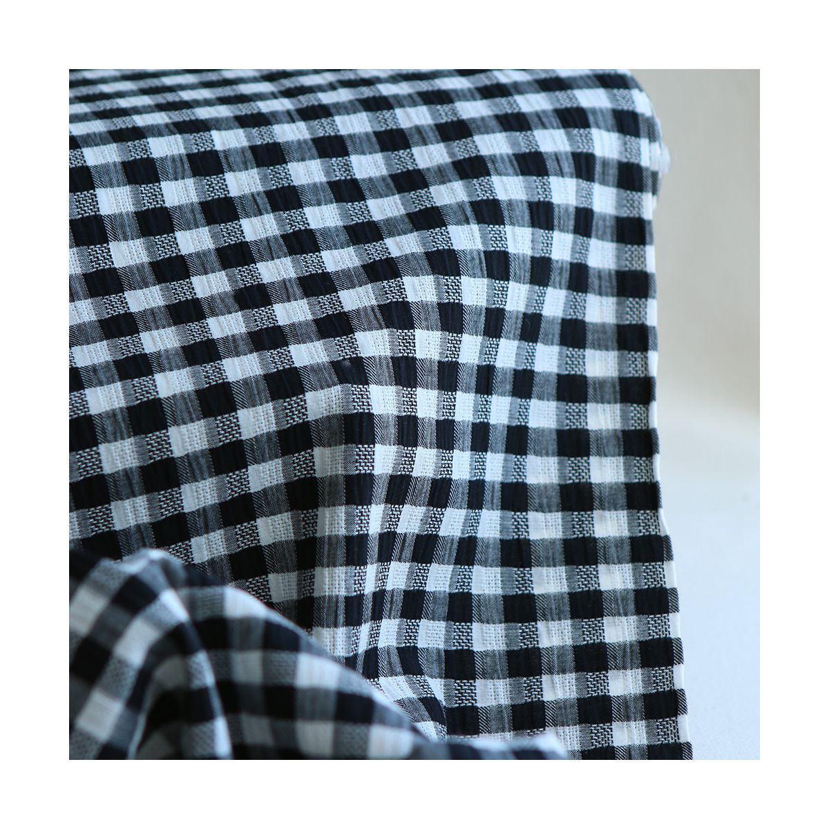 Richard - Seersucker / Coton gaufré texturé vichy noir Richard - Seersucker / Coton gaufré texturé vichy noir