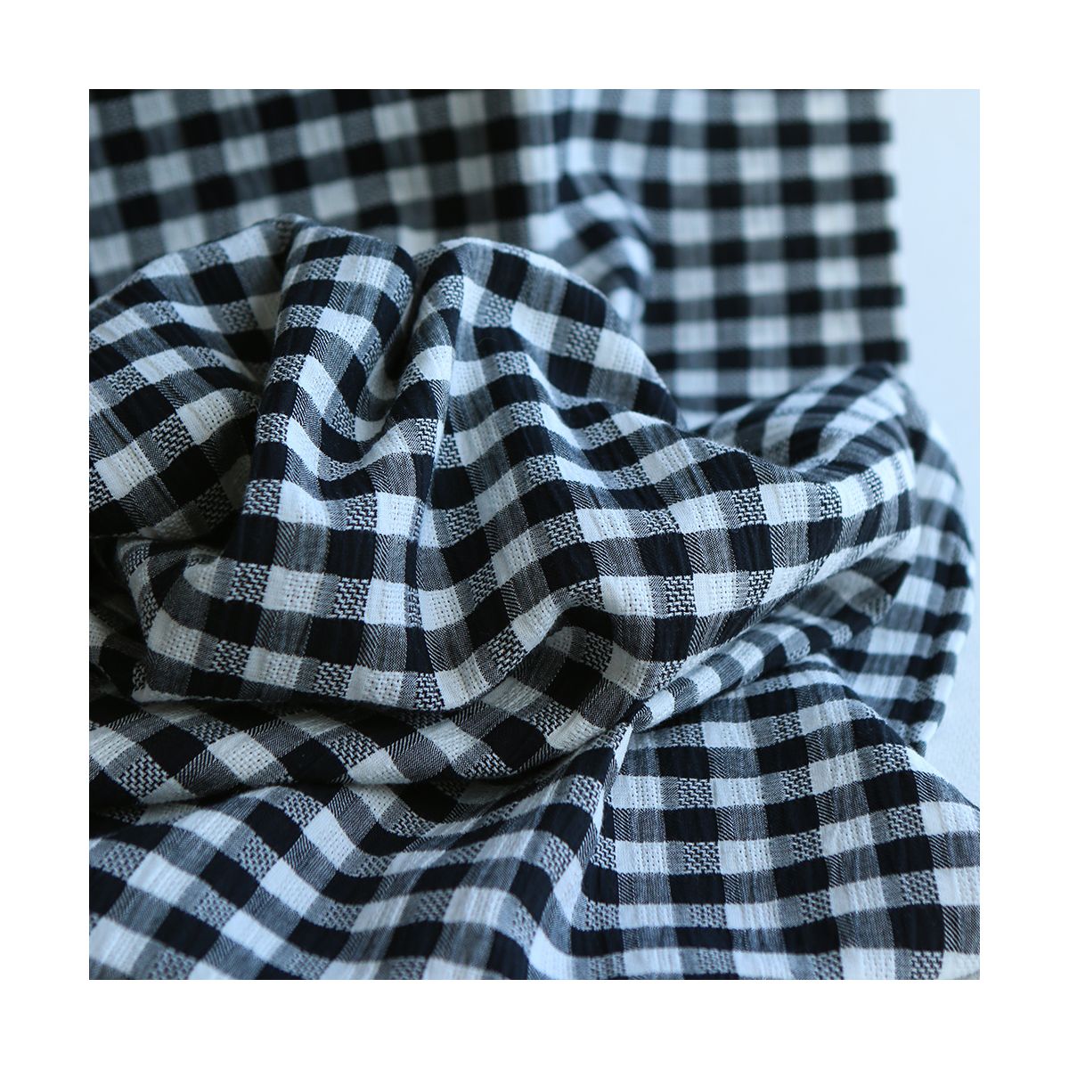 Richard - Seersucker / Coton gaufré texturé vichy noir Richard - Seersucker / Coton gaufré texturé vichy noir