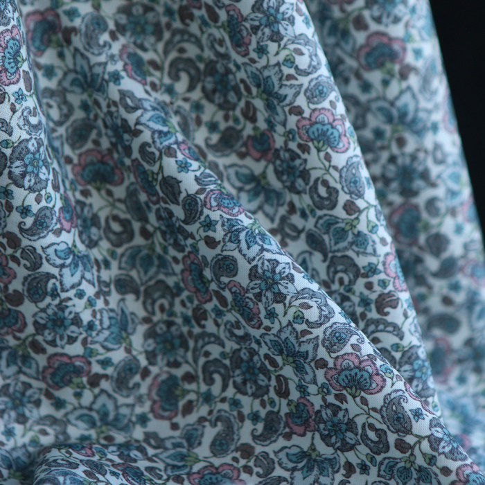 Alya - Batiste de coton SILKYNE à imprimé fleuri bleu