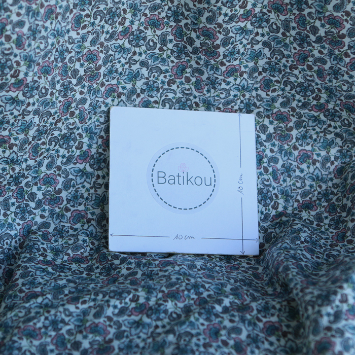 Alya - Batiste de coton SILKYNE à imprimé fleuri bleu