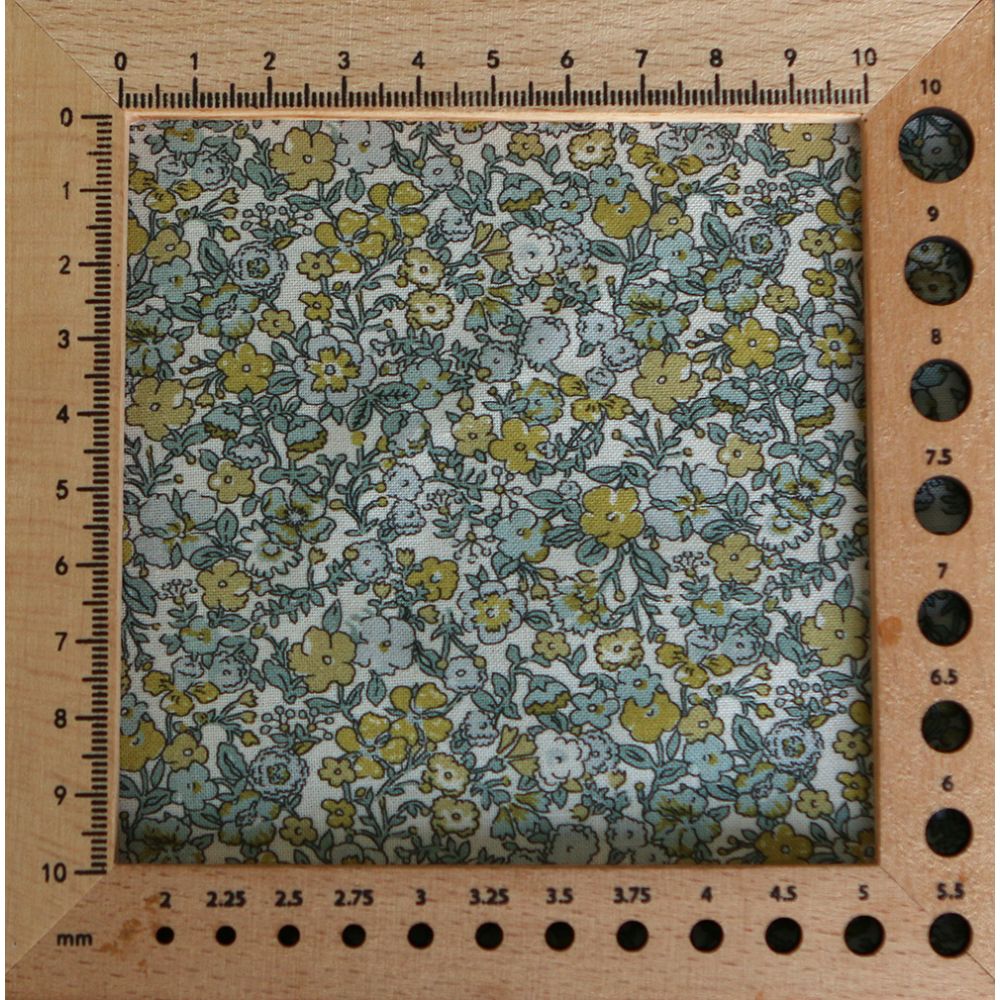 Eleanore - Popeline douce coton organique fond ivoire fleuri vert et jaune