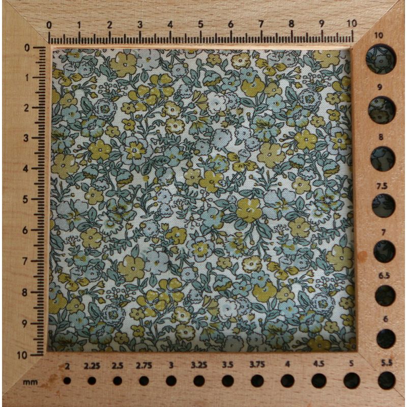 Eleanore - Popeline douce coton organique fond ivoire fleuri vert et jaune