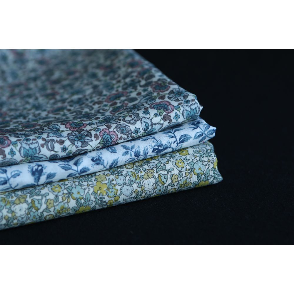 Eleanore - Popeline douce coton organique fond ivoire fleuri vert et jaune