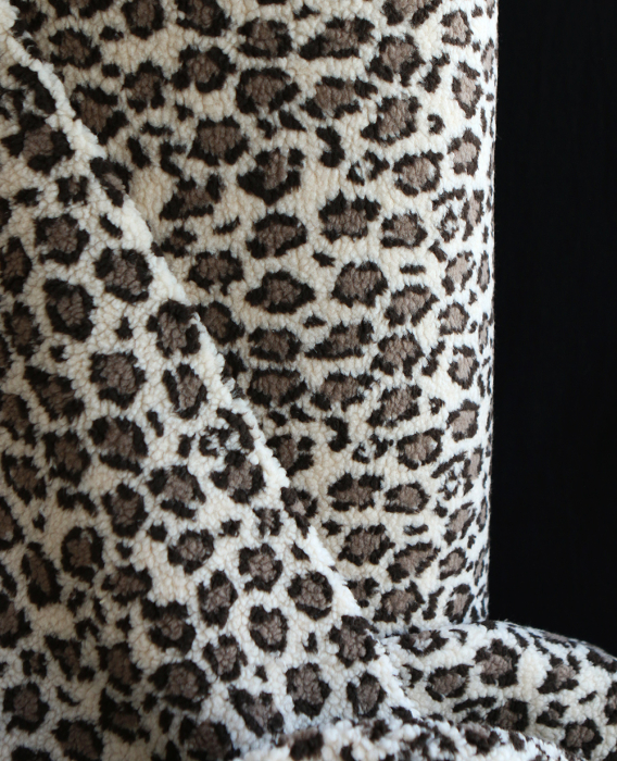 Teddy Sherpa bouclé fond beige clair motif graou