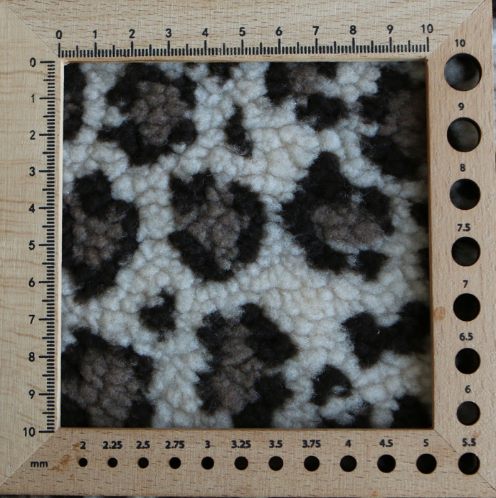 Teddy Sherpa bouclé fond beige clair motif graou