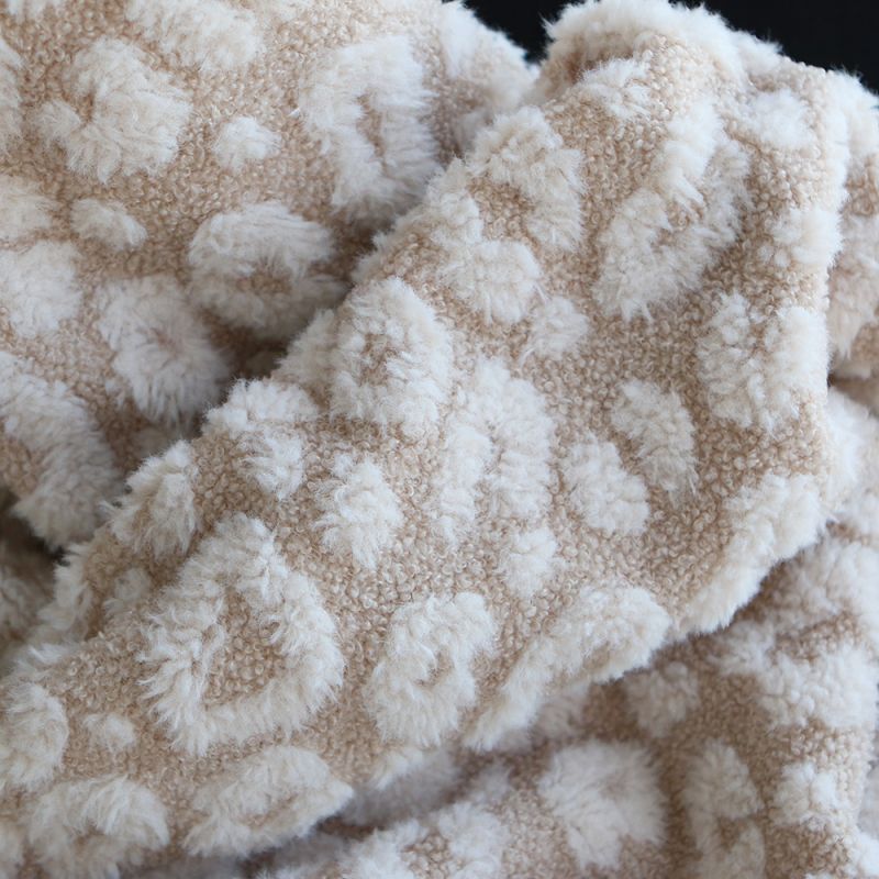 Teddy / moumoute bouclé fond crème relieg Graou écru