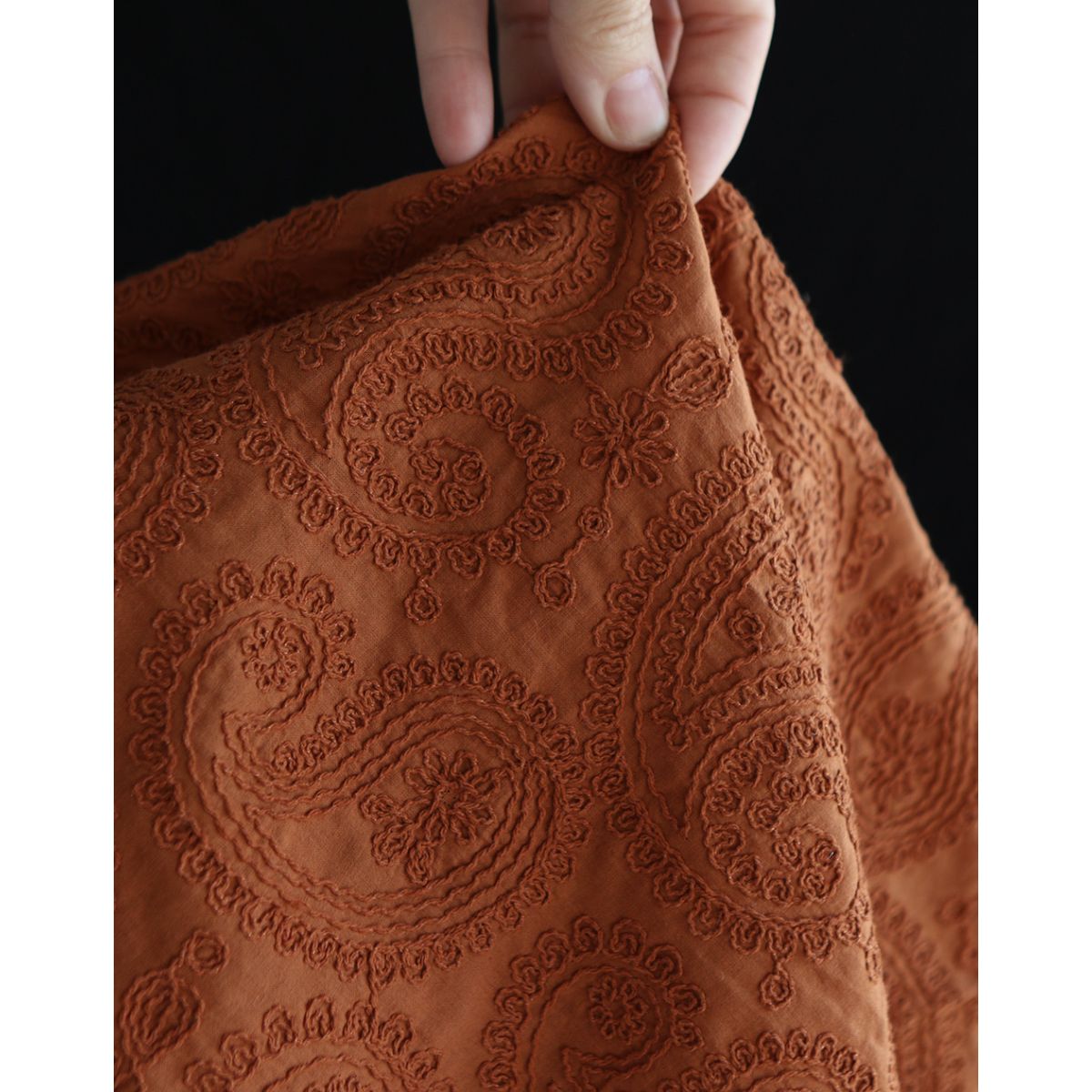 Amanda - Voile de coton brodé coloris roux caramel