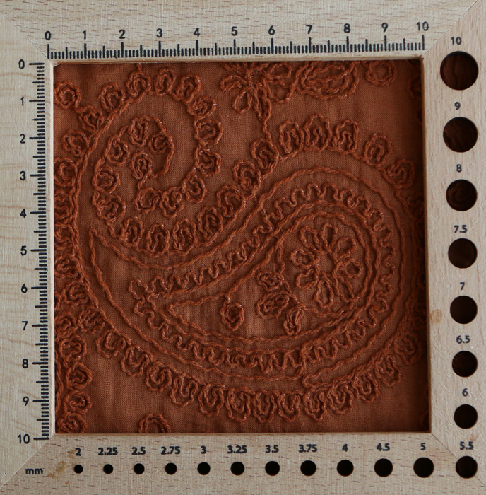 Amanda - Voile de coton brodé coloris roux caramel