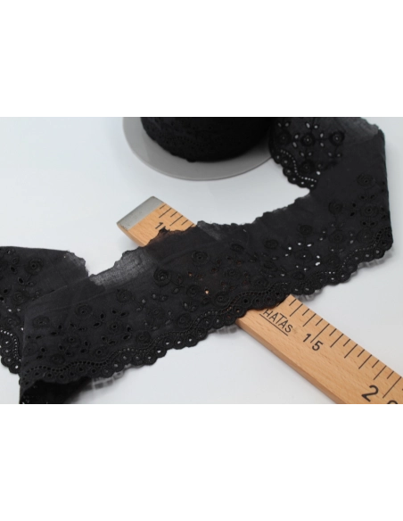 Galon coton broderie anglaise brodé 75mm x 1m noir